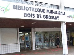 La médiathèque des Bois de Groslay à Drancy.