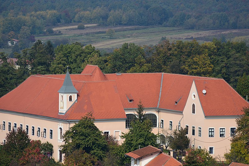 File:Dvorac Oršić.jpg