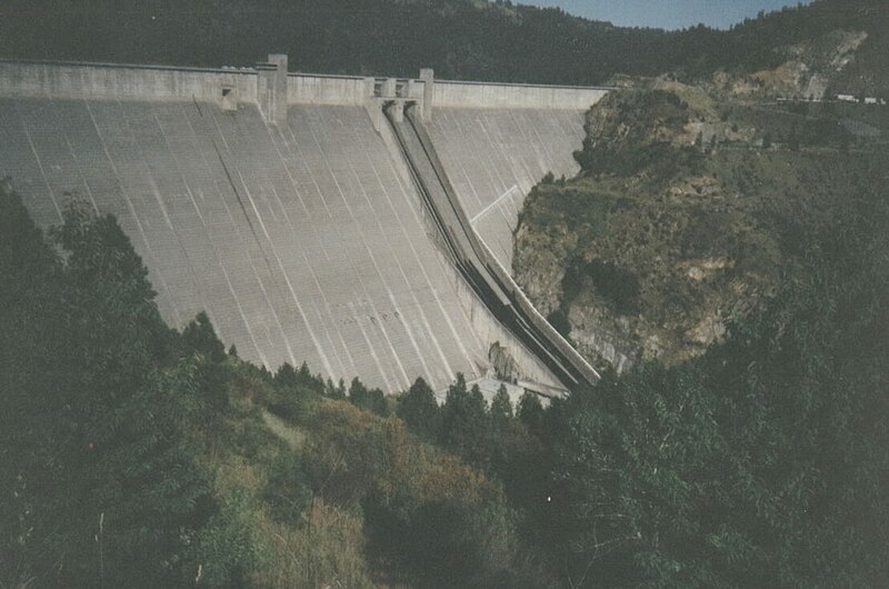 File:Dworshak Dam (1944247799).jpg