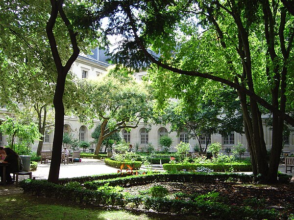 The quadrangle at the main ENS building on rue d'Ulm is known as the Cour aux Ernests – the Ernests being the goldfish in the pond.