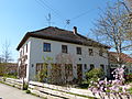 Deutsch: Ehemalige Schule in Erisried mit der Adresse Schulstraße 9, Landkreis Unterallgäu, Bayern