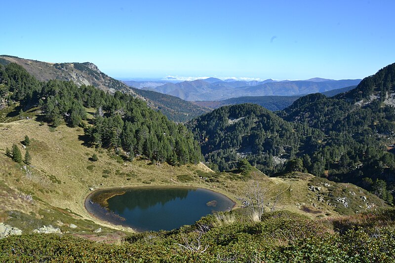 File:Etang du roc de Bragues.jpg