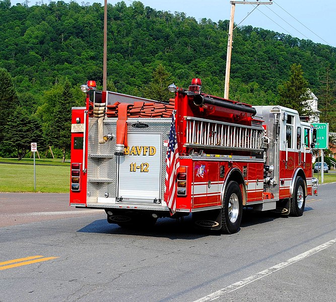 File:Flintstone, MD Fire & EMS Parade 3 June 2011 (5878688819).jpg