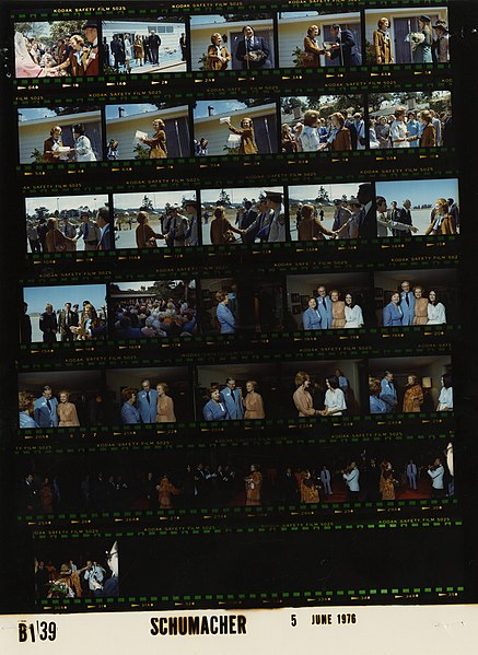 File:Ford B0139 NLGRF photo contact sheet (1976-06-05)(Gerald Ford Library).jpg