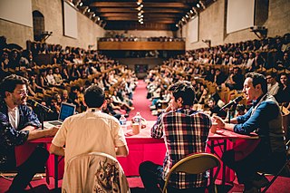 Le FRAMES Web Video Festival est un événement créé en 2016 à Avignon par l'association La Boîte qui comprend certains vidéastes du web tels que Patrick Baud (Axolot), François Theurel ou encore French Food Porn, ainsi que des professionnels de la production vidéo comme Pandora Création.