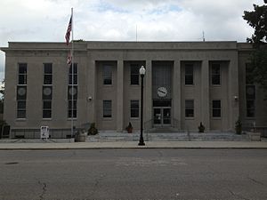 Franklin County Courthouse in Russelville, Alabama.jpg