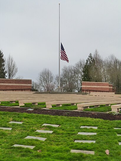 How to get to Willamette National Cemetery with public transit - About the place