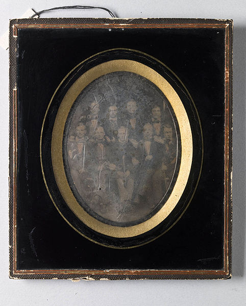 File:Gruppbild. Troligen studentgrupp från Östgöta nation från 1860-talet - Nordiska Museet - NMA.0052389 1.jpg
