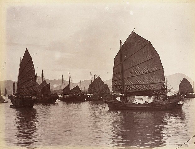 627px-Guangzhou%2C_Chinese_Boats_by_Lai_Afong%2C_c%D0%B0_1880.jpg