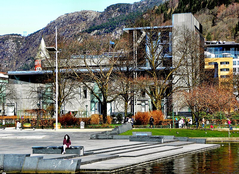 File:Gulating Court of Appeal and Festplassen in Bergen, Norway.jpg