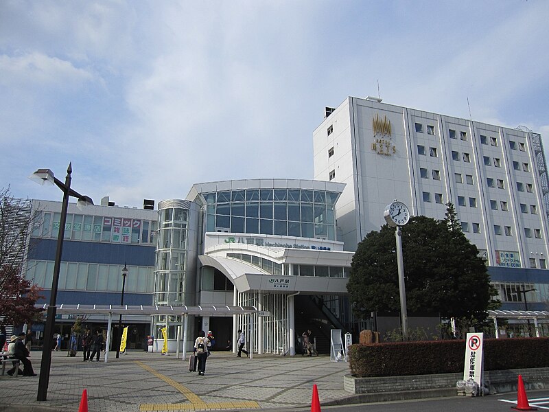 ファイル:Hachinohe station 20111029.jpg