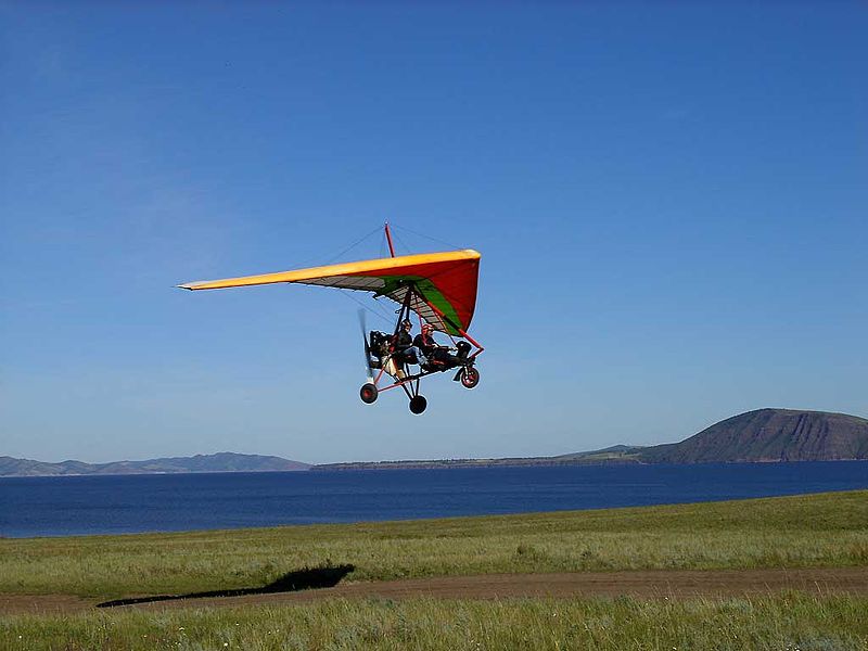 File:Hang gliding in Novosyolovsky District.jpg