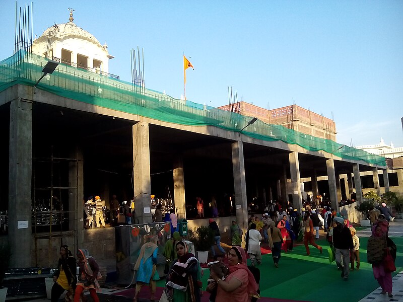 File:Harmandir sahib, Golden Temple, Guru Ram Das Langar premises.jpg