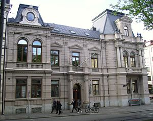 Heymanska parcelhuset set fra Vasagatan.