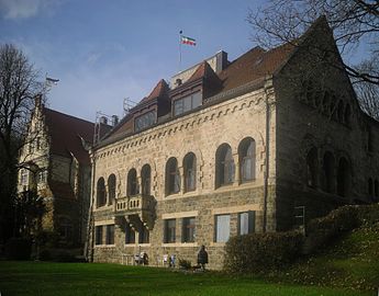 Haus der Turnerschaft Hohenstaufia von Süden betrachtet