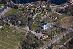 Hycklinge kyrka från luften.jpg