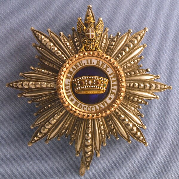 File:Insignia of a Knight Grand Cross of the Crown.jpg