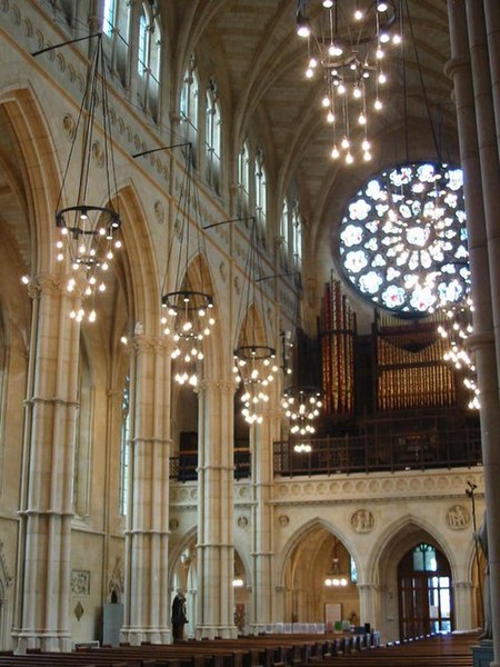 File:Interior of Arundel cathedral - geograph.org.uk - 1028883.jpg