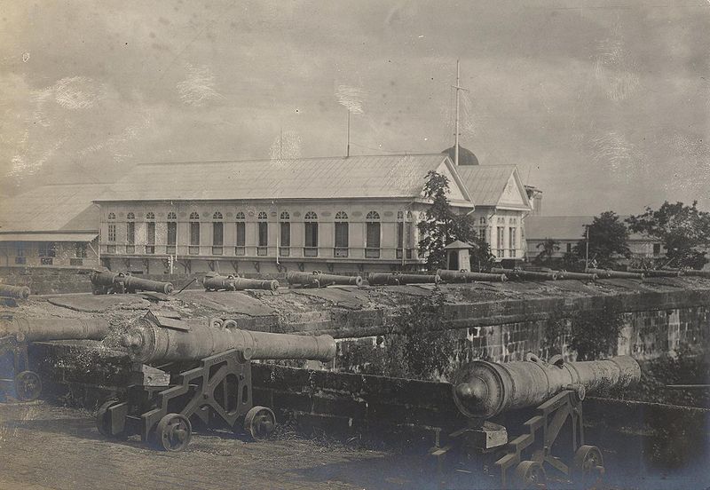 File:Intramuros cannon.JPG