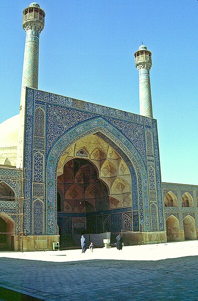 File:IranIsfahanFreitagsM8.jpg