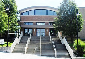 Irvington High School Eingang.jpg