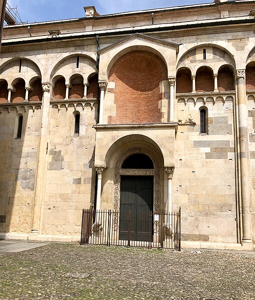 File:Italie, Modène, Duomo ou Cattedrale di Santa Maria Assunta in Cielo e San Geminiano (XIIe - XIIIe siècles), Porte des Princes (Porta dei Principi) (50245696767).jpg