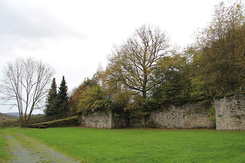 File:Jagdschloss Katzenbach (02).JPG