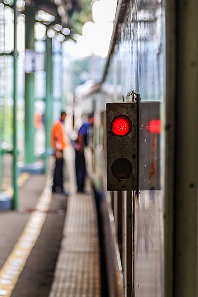 File:Jakarta Indonesia Stesen-Gambir-05a.jpg