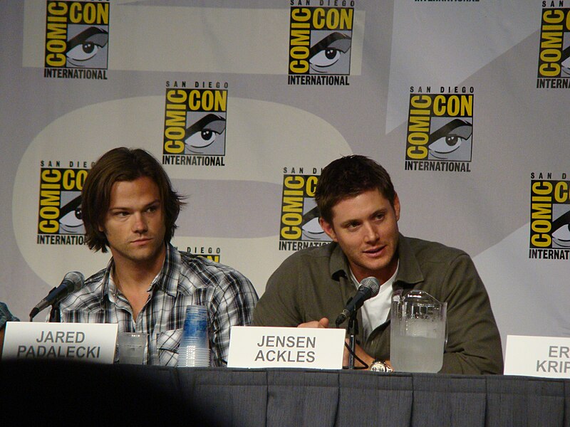 File:Jared Padalecki & Jensen Ackles (4851758085).jpg