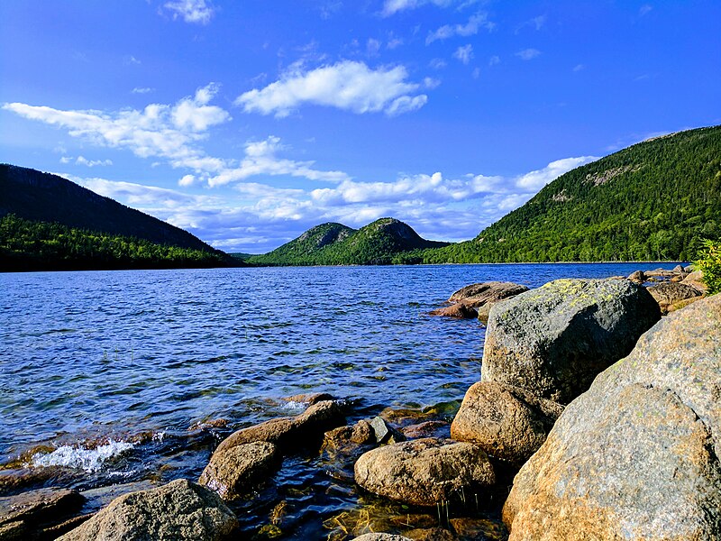 File:Jordan Pond from trailhead.jpg