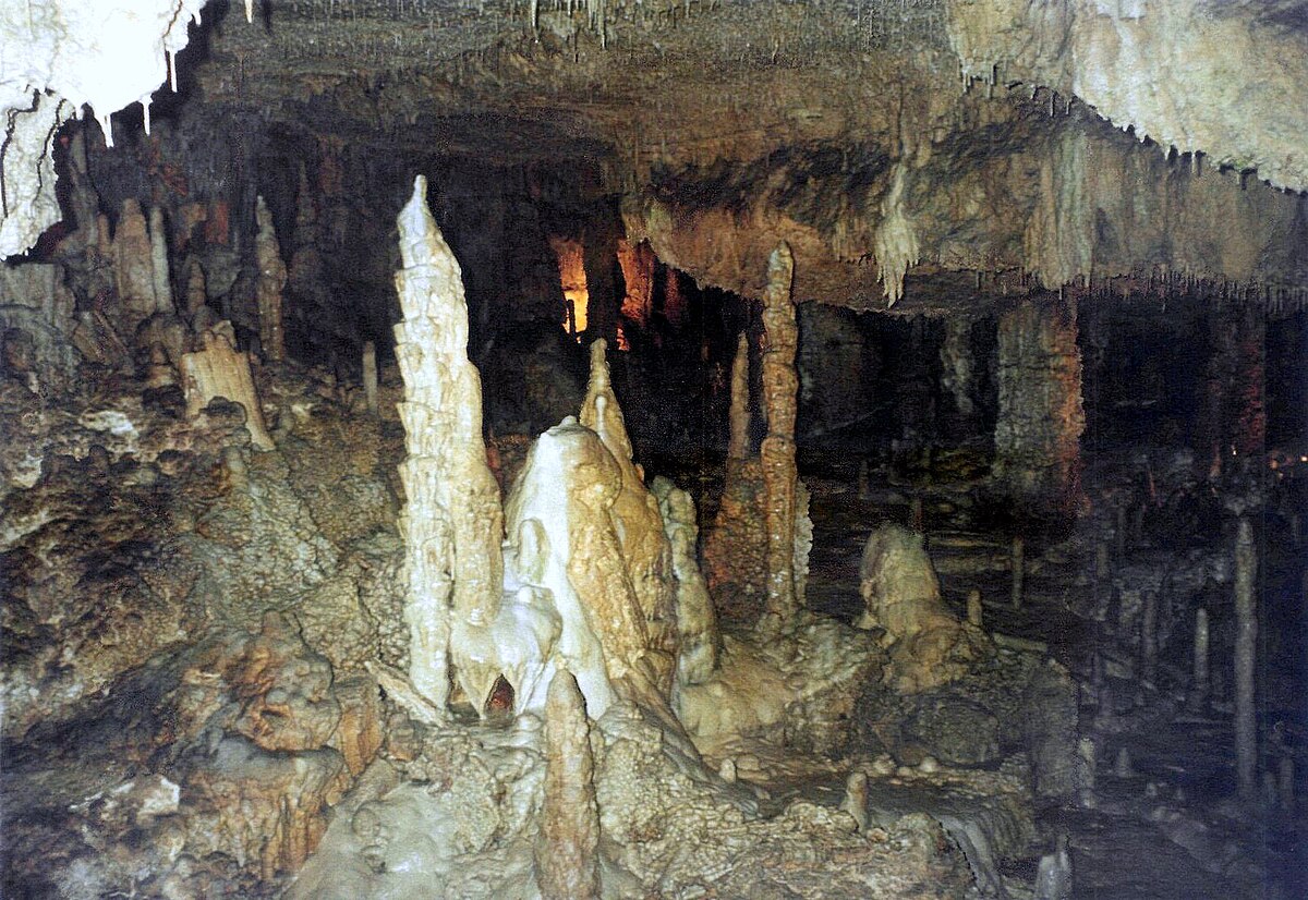 Сталактитовая пещера в Германии. Вторая Королевская пещера. Пещера короля. Пещера короля Нарая.