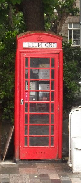 File:K6 Telephone Kiosk (southernmost of two) at New Road, Brighton (IoE Code 479591).jpg