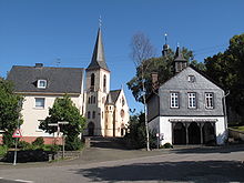 Altes Backhaus und katholische Kirche
