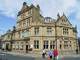 <span class="mw-page-title-main">Keighley Town Hall</span> Municipal building in Keighley, West Yorkshire, England