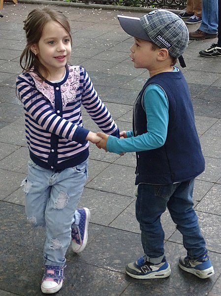 File:Kids Dancing on Promenade - Odessa - Ukraine (26825466652).jpg