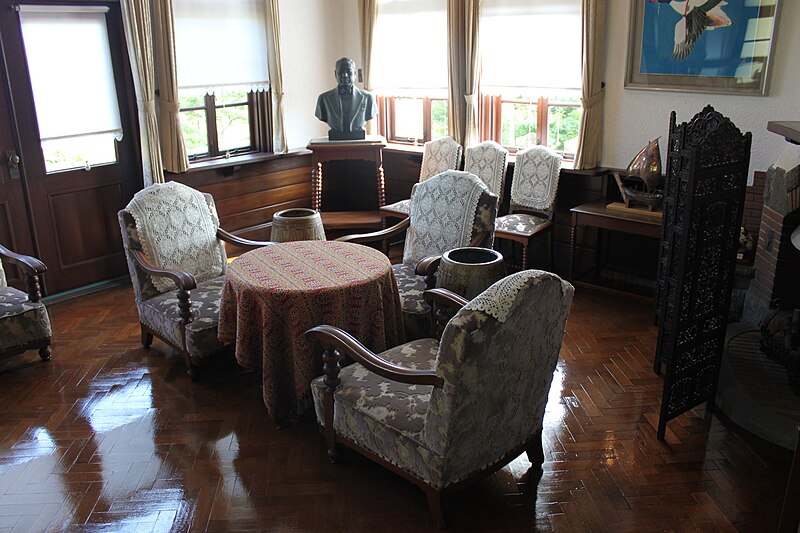 File:Kiichiro Toyoda House Inside Bertel-Schmitt.jpg