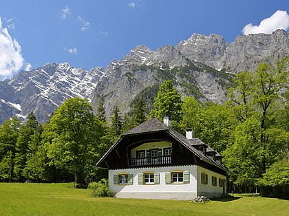 Edifício histórico na península de Hirschau, parte do parque nacional de Berchtesgaden, Königsee, Baviera, Alemanha. (definição 3 876 × 2 895)
