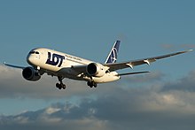 LOT Polish Airlines, Boeing 787-8, SP-LRF (1) (14430146015) .jpg