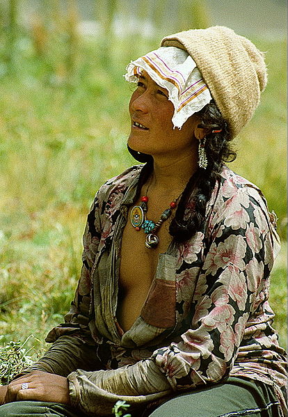 File:Laddakie Women.jpg