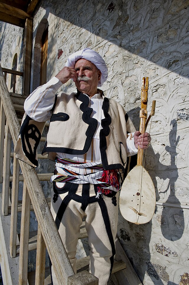 Kosovo traditional clothing