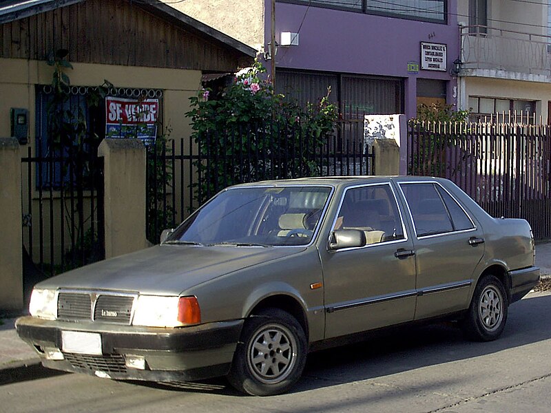 File:Lancia Thema 2.0 iE Turbo 1989 (11879151263).jpg