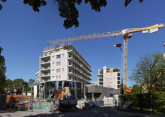 Lauttis under construction in May 2016. Lauttis Shopping Centre and Lauttasaari metro station main entrance, May 2016.jpg