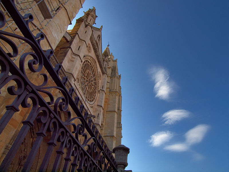 File:León. Catedral.jpg