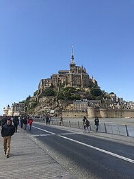 Le Mont-Saint-Michel: Geografia, Urbanisme, Història