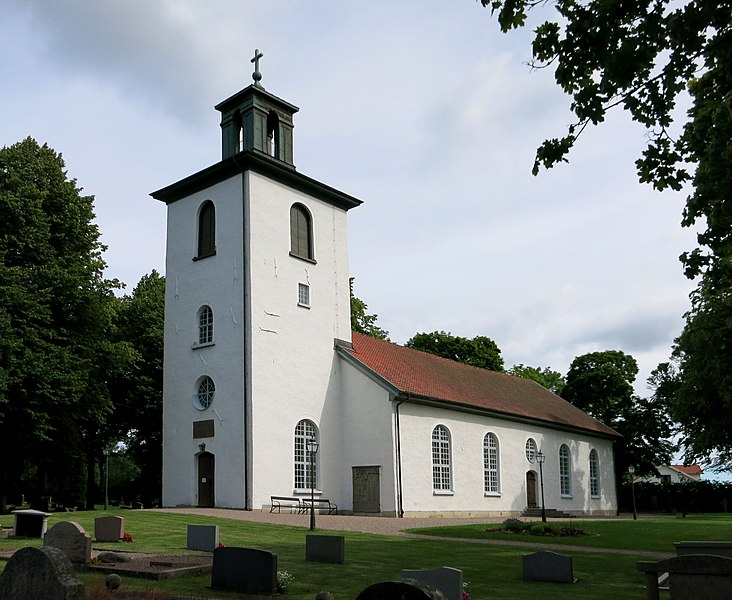 File:Lena kyrka, Västergötland.jpg