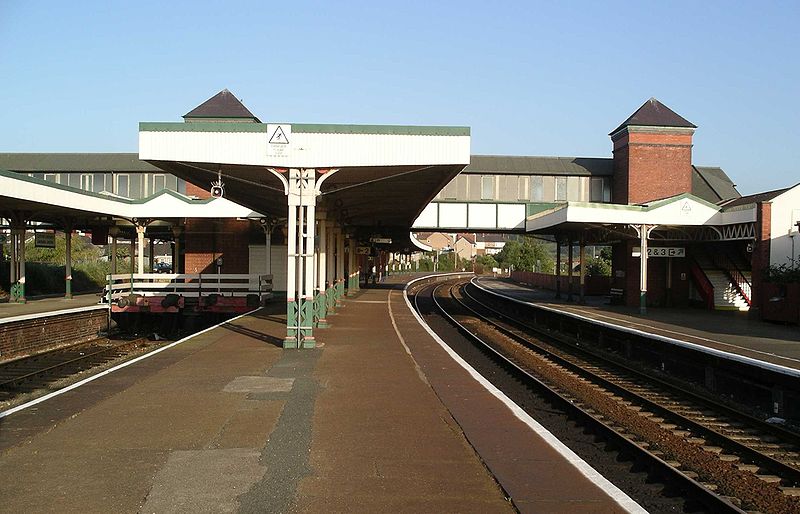 File:Llandudno junction station w.jpg