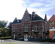 Loenhout, voormalig gemeentehuis.jpg
