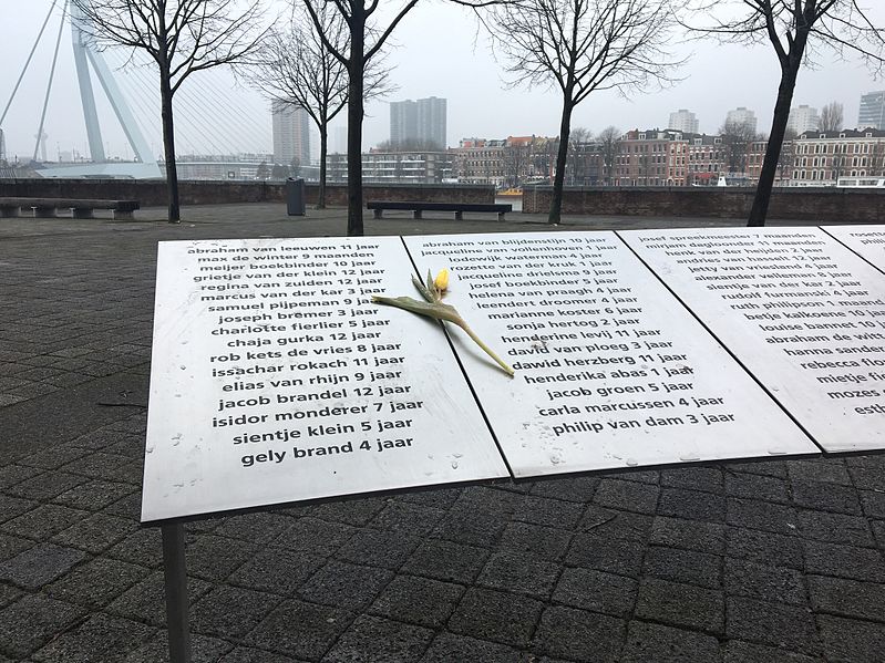 File:Loods memorial Rotterdam 43.jpg