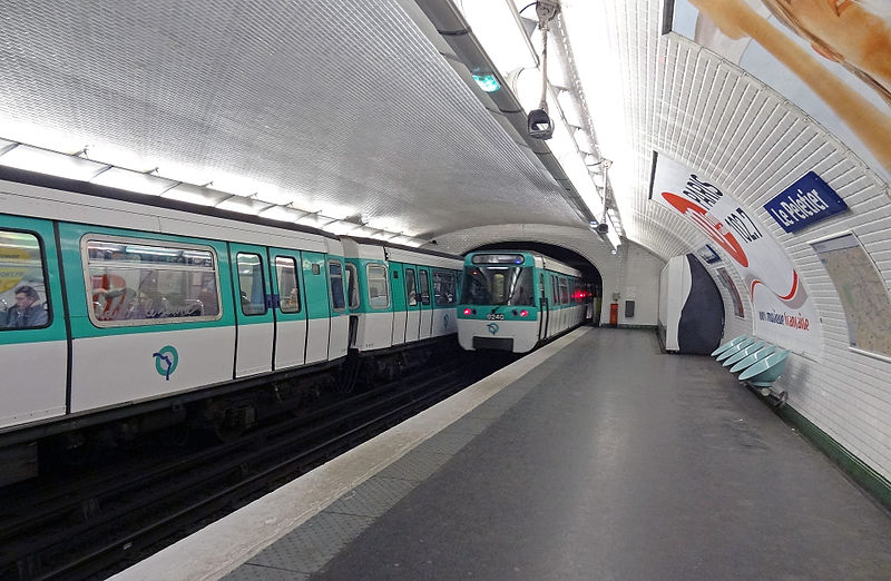 File:Métro de Paris - Le Peletier 01.jpg