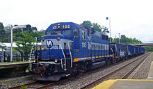 Metro-North maintenance train going through Beacon on the Hudson Line. MNRR maintenance train at Beacon.jpg